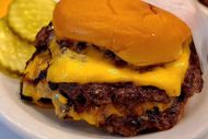 Burger from Hamburger America. (Image via Instagram/@hamburger_america)